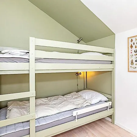 8 Person In * Vestervig
