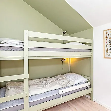 8 Person In * Vestervig