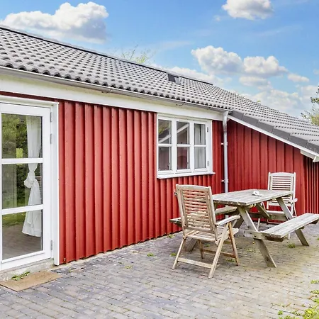 8 Person In * Vestervig